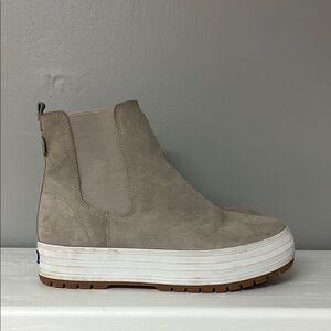 Women’s Keds - Size 8 Chelsea Lug slip on platforms